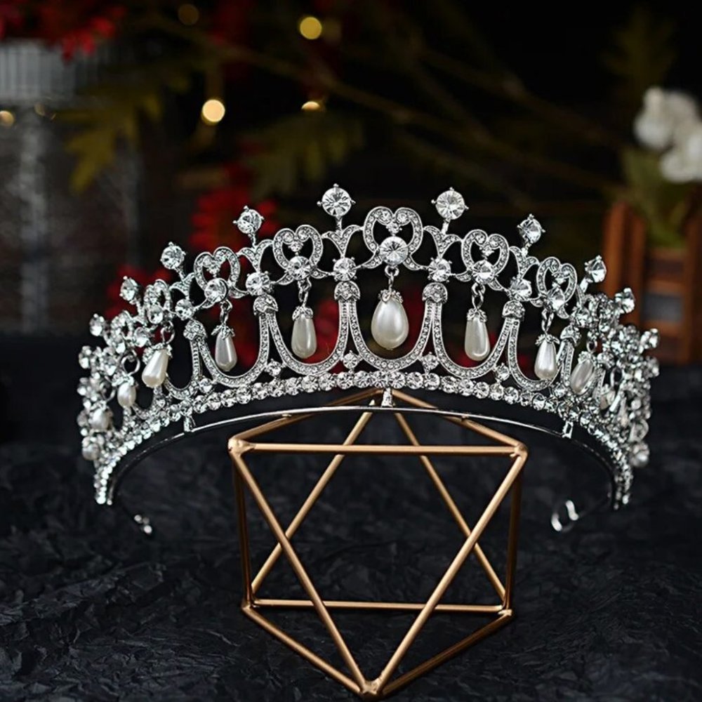 Queen Elizabeth Tiara Crown, Princess Diana Tiara, Royal Tiara, Queen Costume